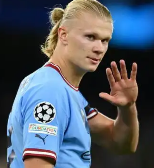 曼城负于维拉，哈兰德纪录终结，英超连续进球传奇仍属瓦尔迪